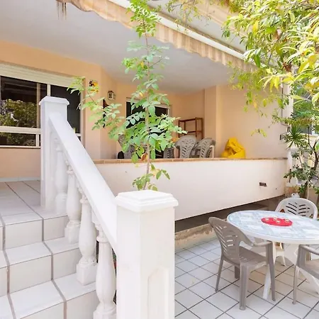 La Casa Alegre